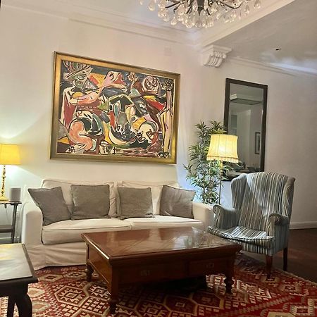 Small Stylish Room With Comfortable Queen-Size Bed In Very Large, Beautifully Decorated Shared Flat In The Historic Centre Of Malaga Exterior photo