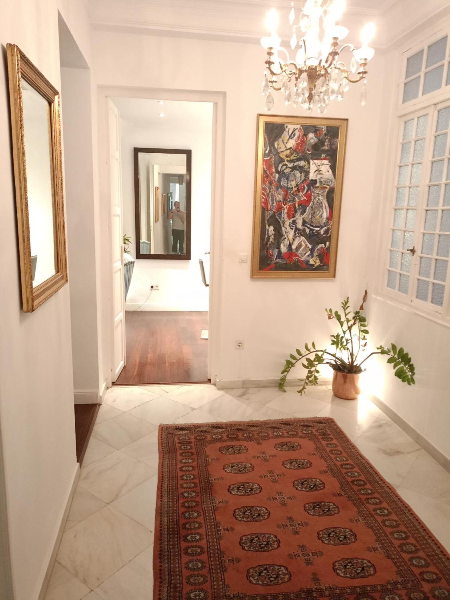 Small Stylish Room With Comfortable Queen-Size Bed In Very Large, Beautifully Decorated Shared Flat In The Historic Centre Of Malaga Exterior photo