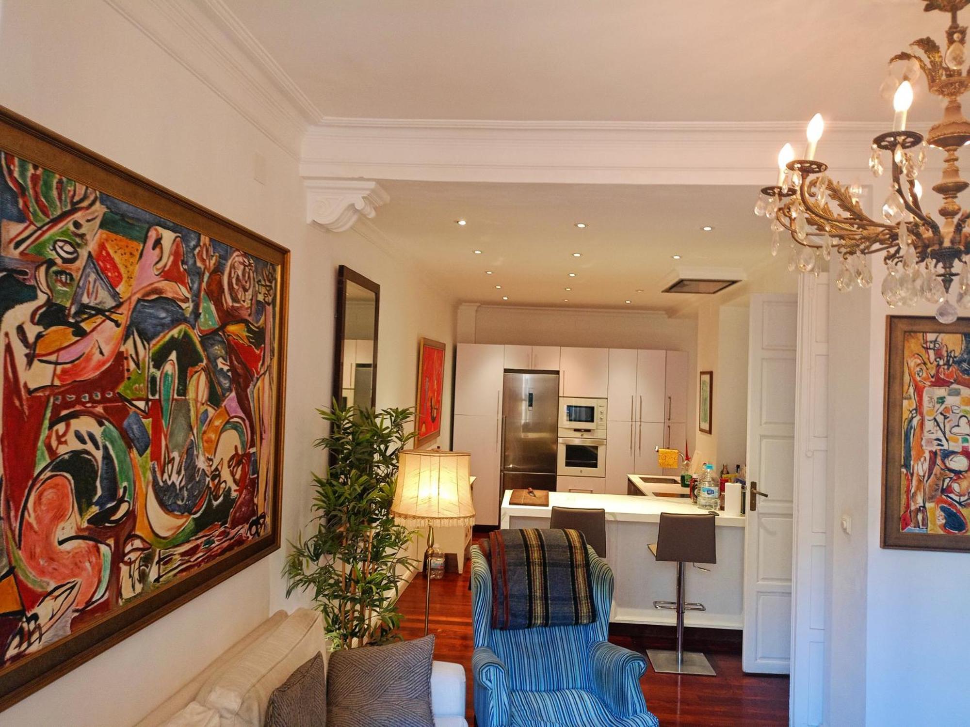 Small Stylish Room With Comfortable Queen-Size Bed In Very Large, Beautifully Decorated Shared Flat In The Historic Centre Of Malaga Exterior photo